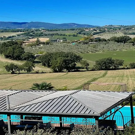 アパート Wondrous Covered Veranda Besides Infinity Pool Jacuzzi In Magical Gardens Colle Umberto