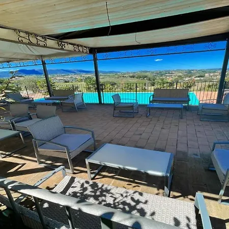 Διαμέρισμα Wondrous Covered Veranda Besides Infinity Pool Jacuzzi In Magical Gardens Colle Umberto (Umbria)