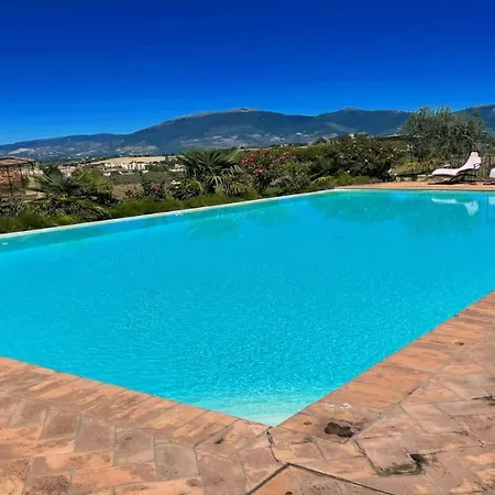 Wondrous Covered Veranda Besides Infinity Pool Jacuzzi In Magical Gardens * Colle Umberto (Umbria)