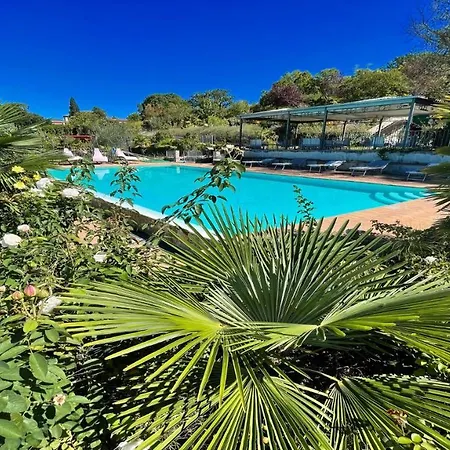 Wondrous Covered Veranda Besides Infinity Pool Jacuzzi In Magical Gardens * Colle Umberto (Umbria)