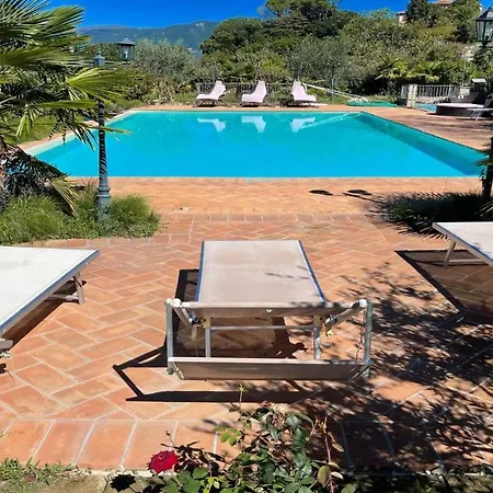 Wondrous Covered Veranda Besides Infinity Pool Jacuzzi In Magical Gardens アパート Colle Umberto